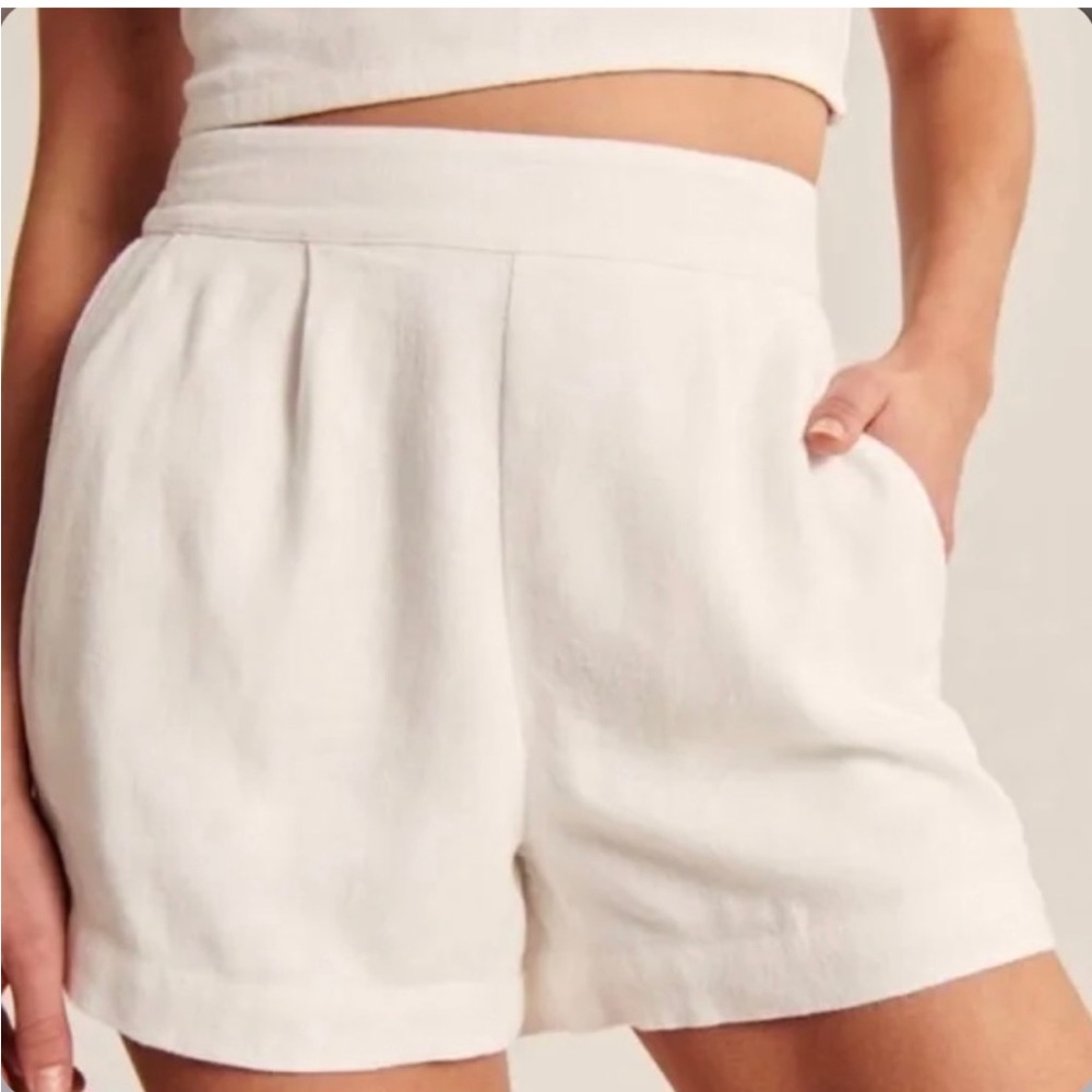 AF white linen shorts